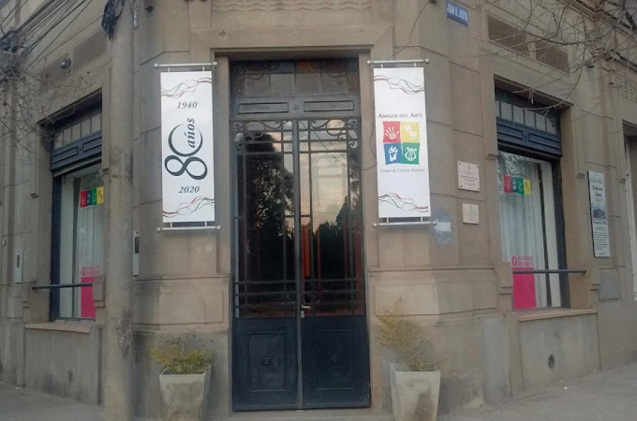 Fachada de la institución cultural.
