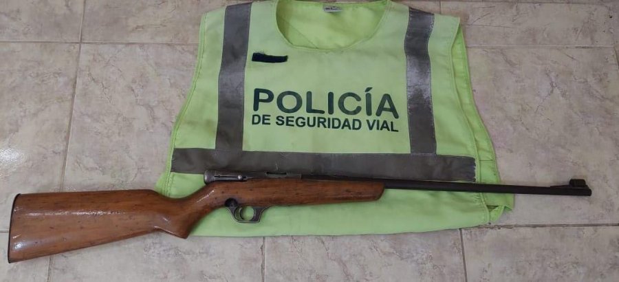 <i>Realizaron el secuestro de rifle autom&aacute;tico</i>
<i>calibre 22 y una camioneta tipo pick-up.</i>