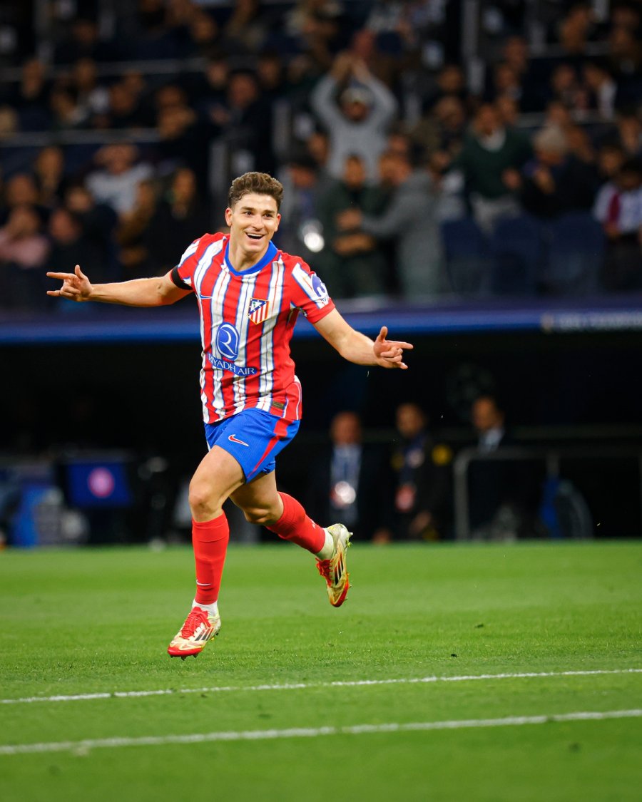 PICO LA ARAÑA. El argentino hizo un golazo.