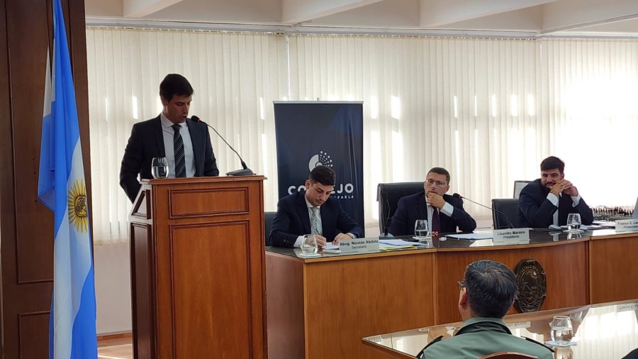 El intendente Leonardo Viotti al inaugurar el per&iacute;odo de sesiones ordinarias del Concejo en marzo de 2024.