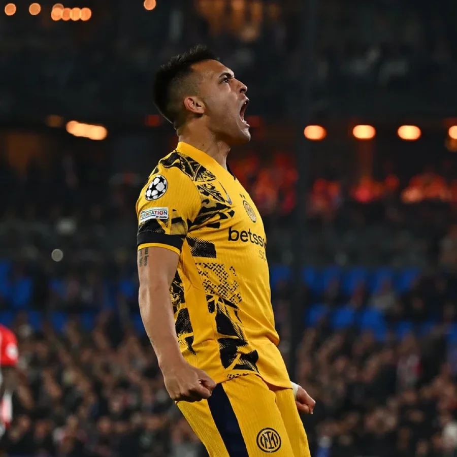 Lautaro se convirtió en el máximo goleador de la historia del club en copas continentales con dieciocho goles