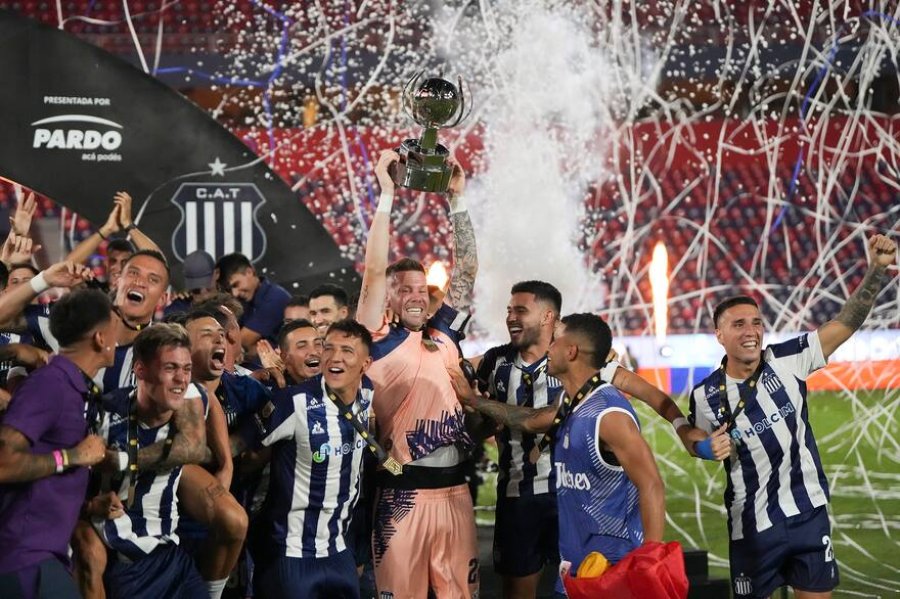 TALLERES FESTEJÓ LA SUPERCOPA INTERNACIONAL TRAS VENCER A RIVER EN LA FINAL