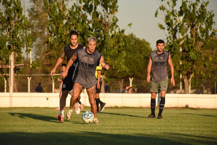 ENSAYO. El Lobo tuvo rodaje en su corta pretemporada.