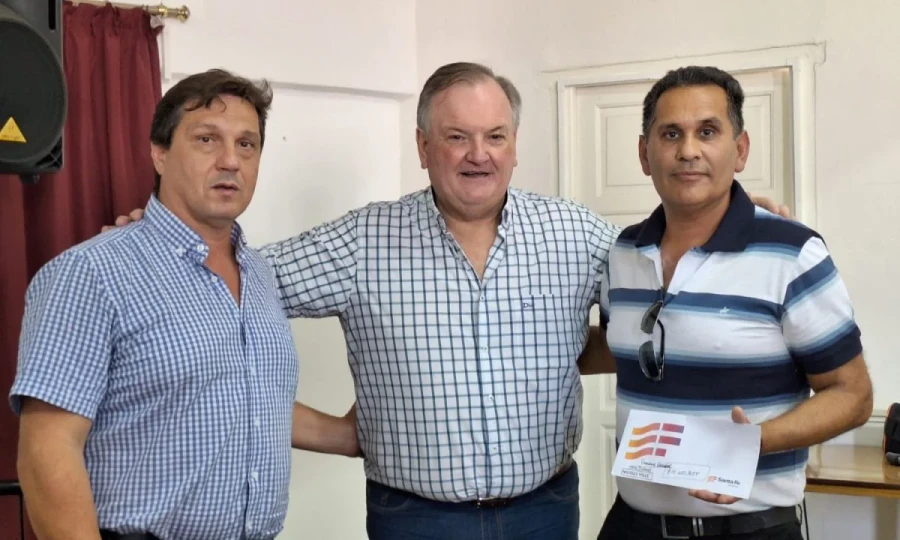 Celebraron convenios para mantenimiento de caminos rurales.