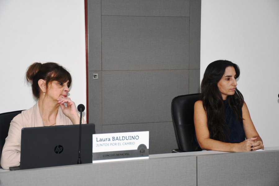 EN SUS BANCAS. Laura Balduino y Carolina Giusti.