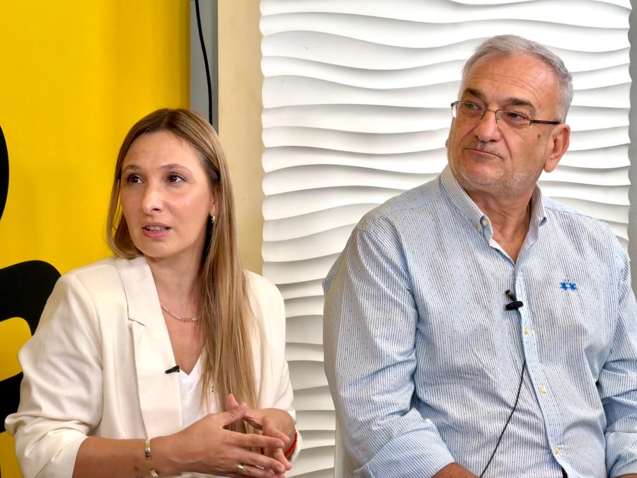 La precandidata a concejal de Unión por Castellanos, Bárbara Chivallero, y el candidato a convencional constituyente, Alcides Calvo.