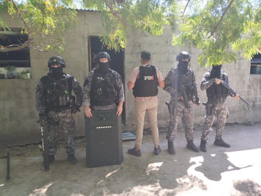 Los allanamientos simultáneos se realizaron en cuatro domicilios de San Cristóbal.