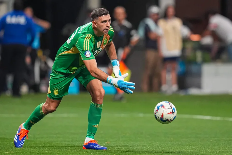 El Aston Villa del argentino Dibu Martínez visita este sábado al Brentford