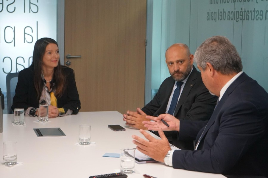 Provincia gestiona m&aacute;s financiamiento para las Pymes santafesinas.