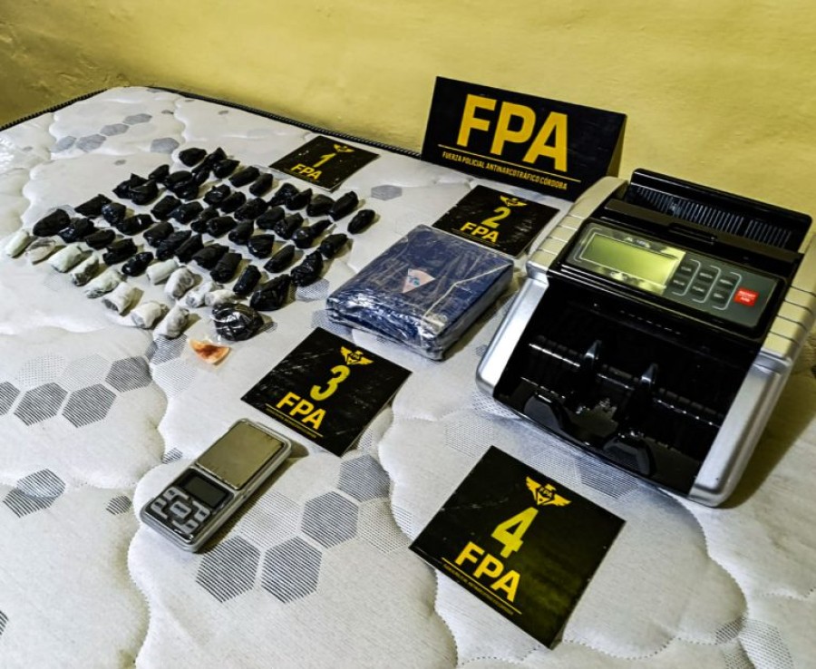 <i>En los registros se logr&oacute; el secuestro de 3623 dosis de coca&iacute;na, 205 dosis de marihuana, una balanza, m&aacute;quina de contar dinero, $ 792.000 y elementos de inter&eacute;s para la causa.</i>