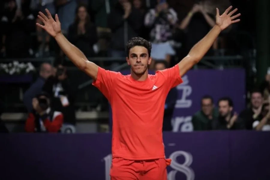 EN CARRERA. Francisco Cerúndolo sacó adelante su encuentro.