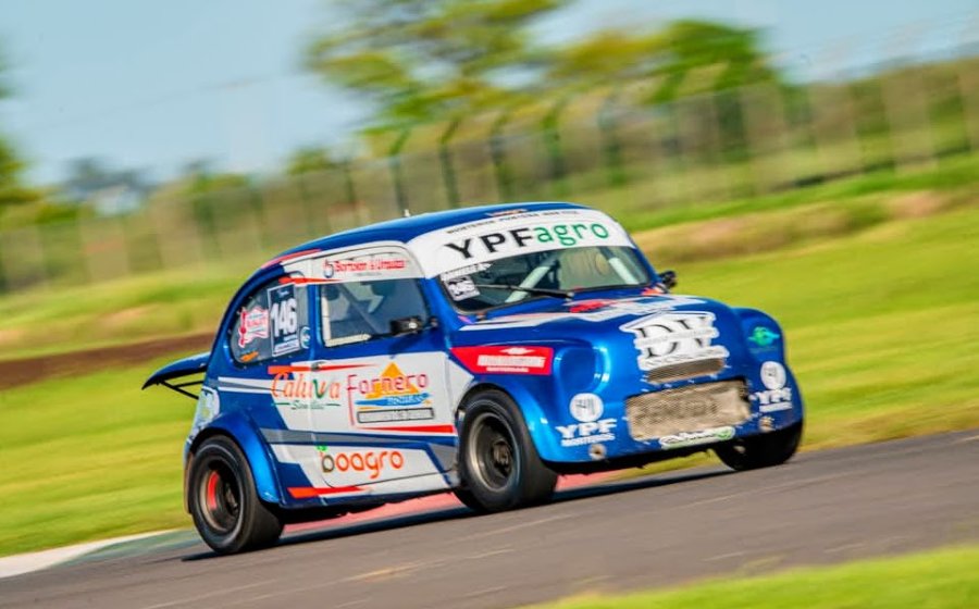 Gast&oacute;n Daniele, en gran recuperaci&oacute;n, gan&oacute; en Fiat 600 TS.