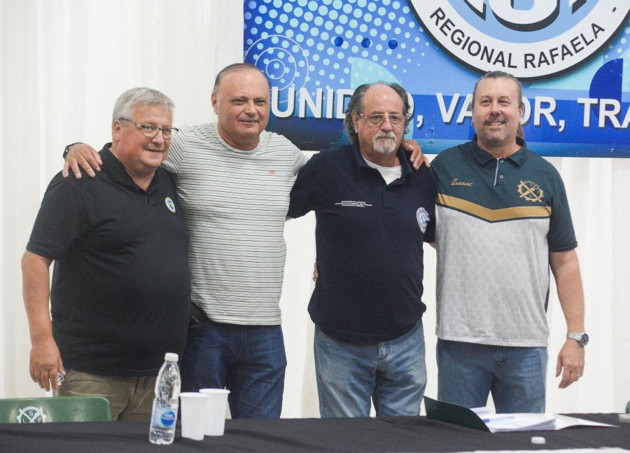 Marcelo Lombardo, Roberto Oesquer, Horacio Otero y Sebasti&aacute;n Beccar&iacute;a durante el plenario de la CGT Rafaela.