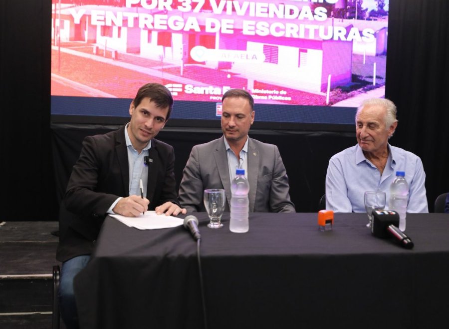 APERTURA DE SOBRES. Viotti destac&oacute; el apoyo del Gobierno de Santa Fe y reafirm&oacute; la importancia de posicionar a Rafaela como un polo tur&iacute;stico y deportivo.