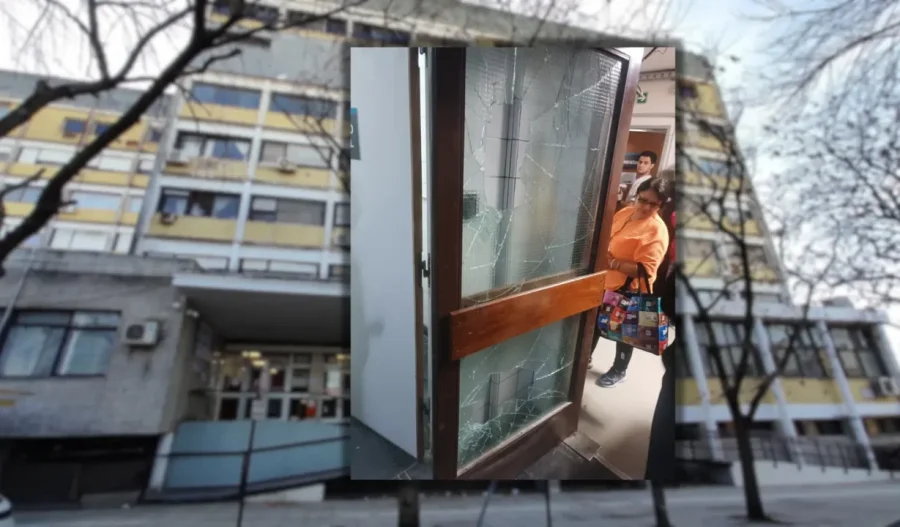 La mujer se enojó porque a su entender tardaron mucho tiempo en atenderla.