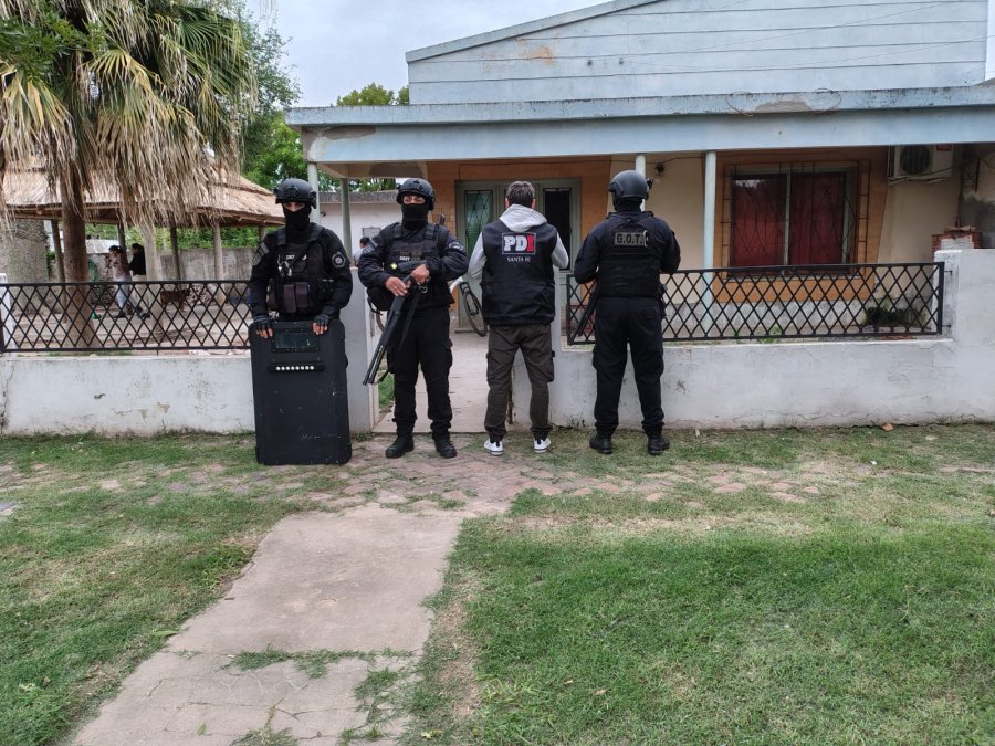 La PDI realizó dos allanamientos en Moisés Ville en el marco de la investigación.