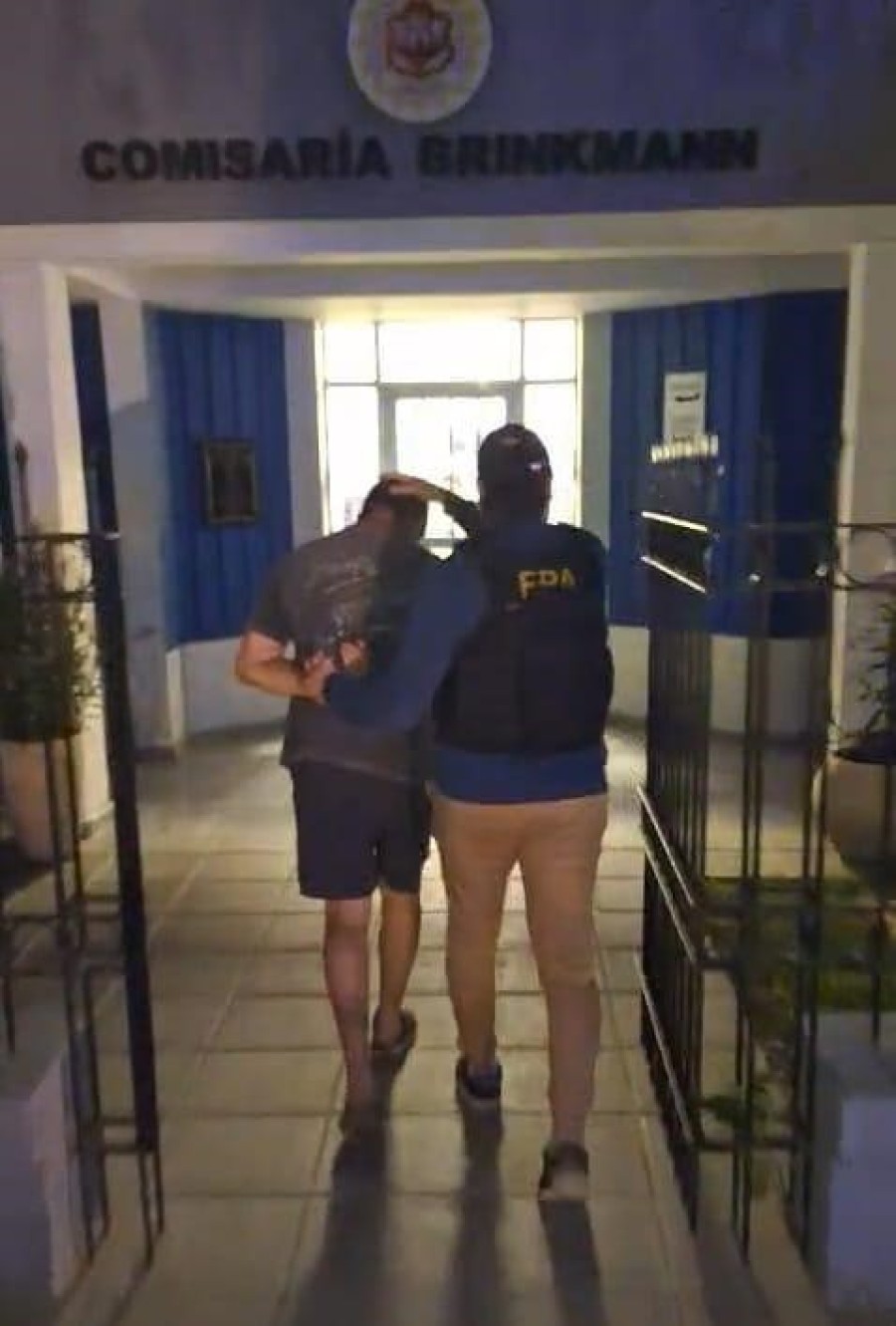 Se procedió a la detención de un individuo de 46 años y al secuestro de cocaína y del vehículo en el que se movilizaba.