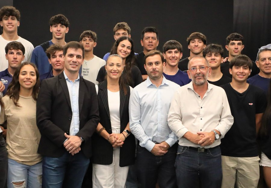 RUMBO A LAS PASO. El precandidato a concejal por la Lista "Santa Fe Puede", Juan Scavino, habl&oacute; de los Juegos Odesur pensando tambi&eacute;n en las elecciones internas del 13 de abril.