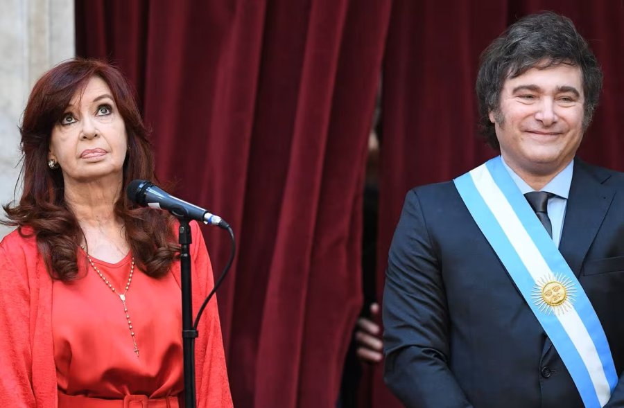 Cristina Kirchner, condenada por corrupción, se muestra cada vez más crítica con Milei.