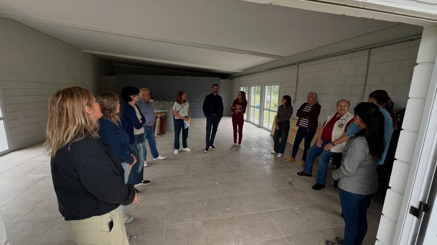 Momentos en los que efectivizaron el donativo.