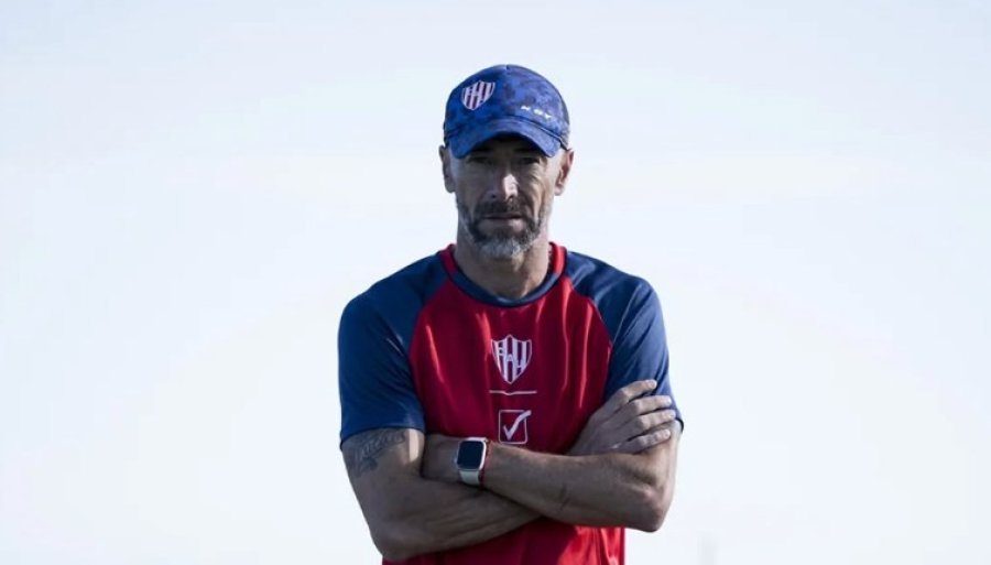 SE JUEGA EL PUESTO. Cristian González tiene un torneo flojo con su escuadra.