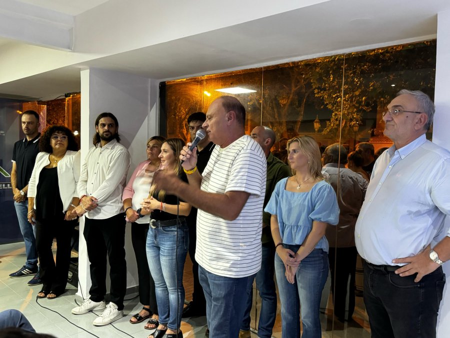 Chivallero, Brarda, Oesquer y Calvo entre otros, durante la presentaci&oacute;n de la lista.