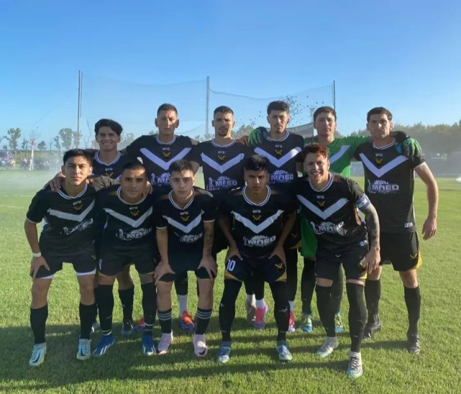 QUIERE OTRO BATACAZO. El equipo de San Antonio juega ante Ferro.