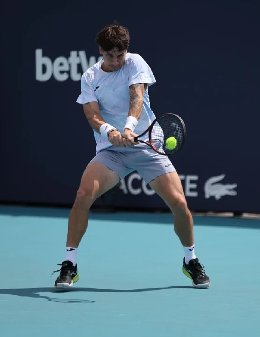 CLASIFICADO. Ugo Carabelli entró como perdedor afortunado por la baja de Jarry.