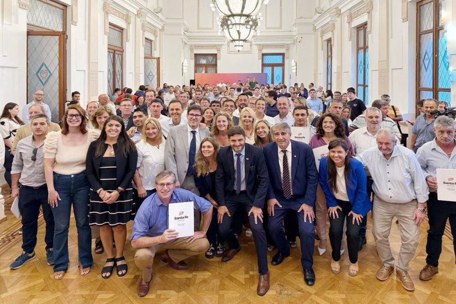 INVERSION PROVINCIAL. Maximiliano Pullaro encabezó el acto de la firma de convenios para la construcción de más aulas en las escuelas santafesinas.