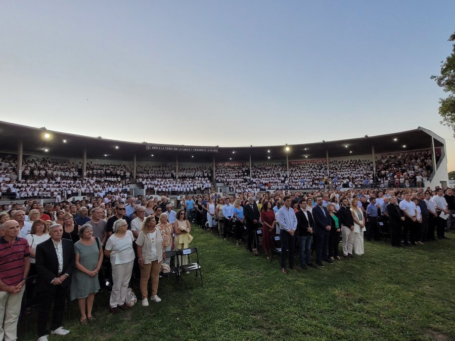 Una multitud celebró los 100 años del Colegio San José.