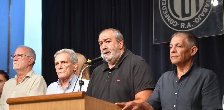 Daer encabezó la conferencia de prensa de la CGT.