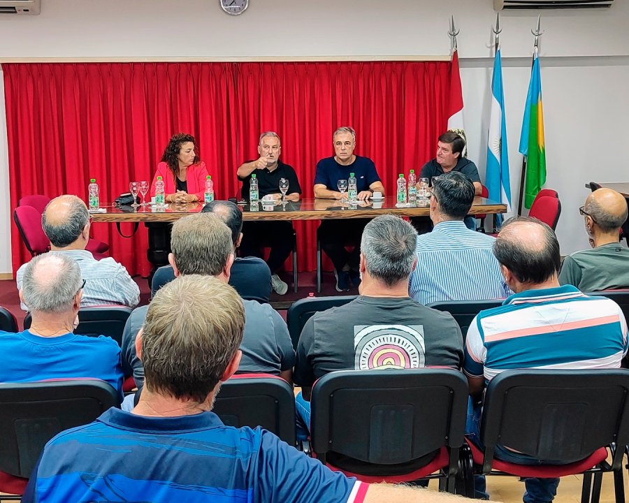 Victoria Capoccetti, Marcelo Lewandowski, Luis Castellano y Fabi&aacute;n Zbrun en la Liga Rafaelina de F&uacute;tbol.