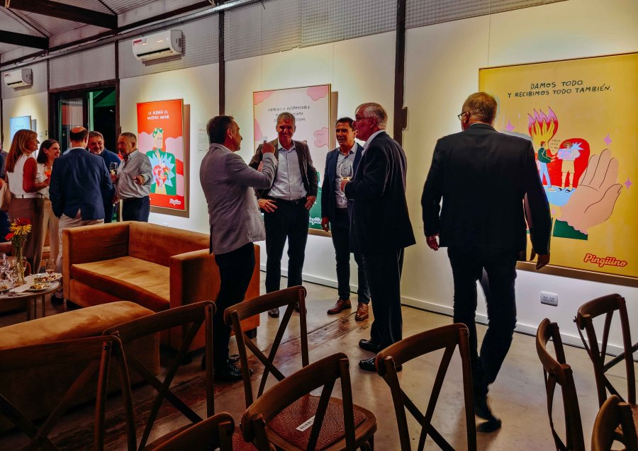 En el evento hubo reencuentro con ex colaboradores de la empresa en un &aacute;mbito donde el nuevo Manifiesto se present&oacute; con distintos cuadros.