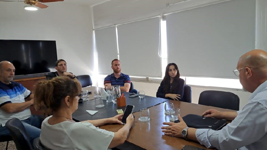 Laura Balduino, Santiago Dobler, Juan Astor, Pablo Ghiano, Carolina Giusti y Fabián Bongiovanni en el Concejo Municipal.