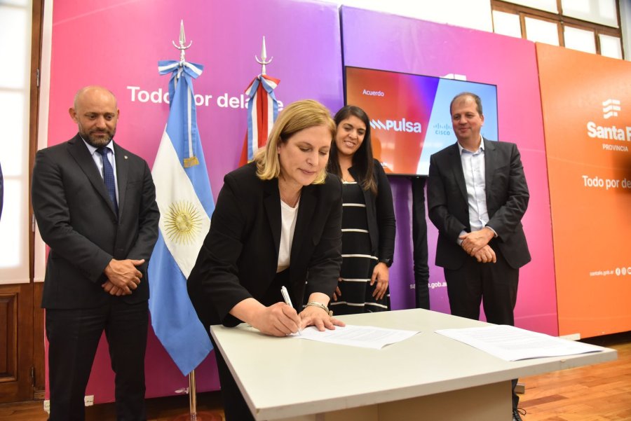 La vicegobernadora, Gisela Scaglia, durante el lanzamiento de 19 cursos de formaci&oacute;n gratuitos de Cisco Networking Academy, en el marco del programa Impulsa.