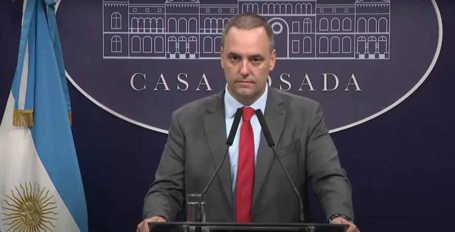 El Gobierno anunció la desclasificación de los archivos de la SIDE sobre el accionar de la Dictadura.