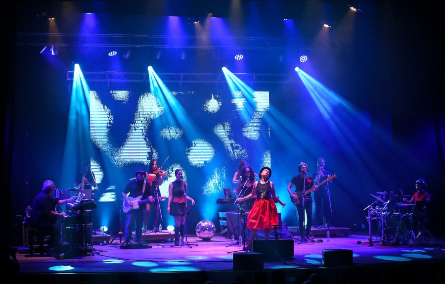 Gran show en Rafaela de Hilda Lizarazu.