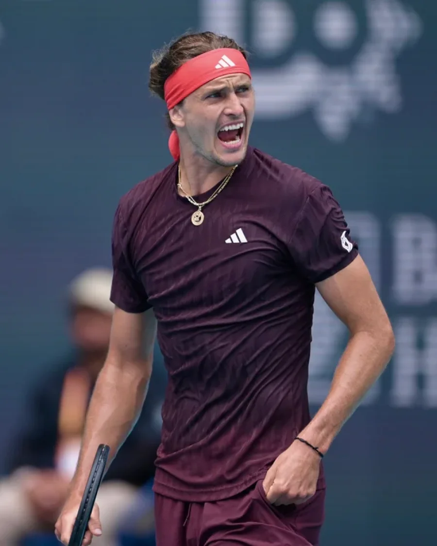 Alexander Zverev, primer preclasificado, festeja la clasificación a octavos.