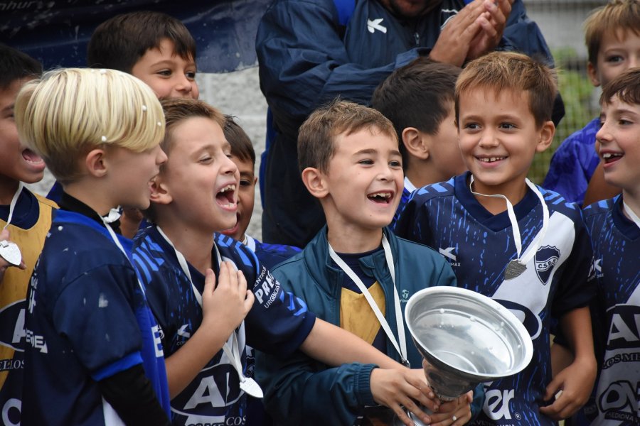 FELICES. Los chicos disfrutaron de un nuevo torneo de la BH.