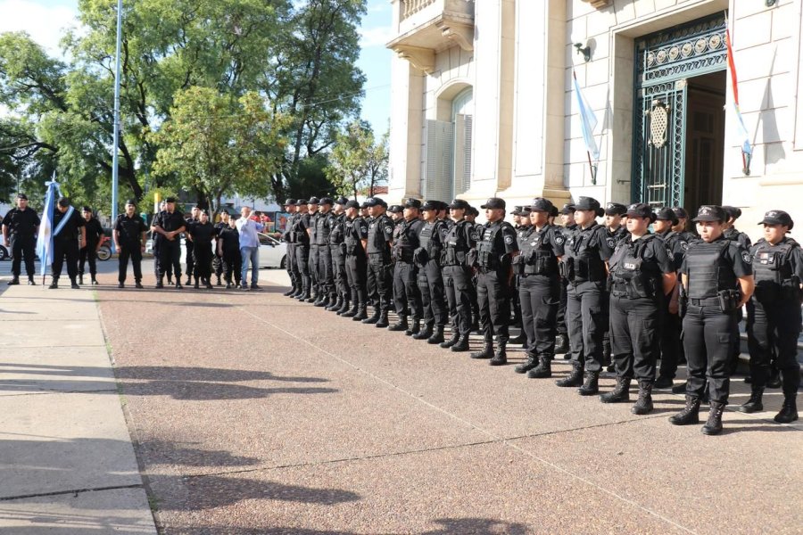 PRESENTACION. Los agentes policiales que llegaron a Rafaela para prestar servicio en la ciudad y en el departamento.