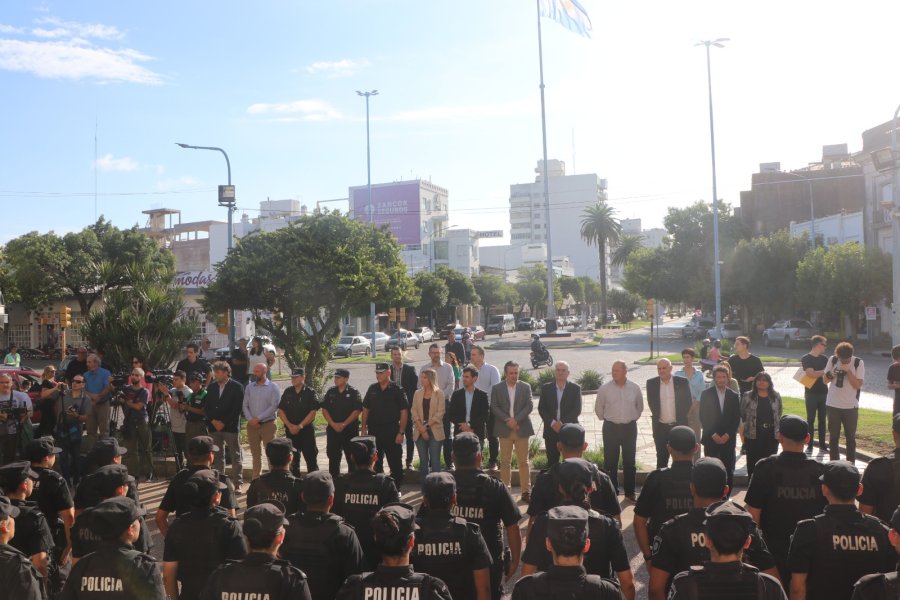 Autoridades presentes en la ceremonia.