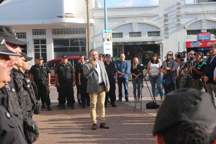 El ministro de Seguridad, Pablo Cococcioni, habla durante el acto.