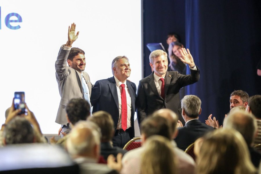 CUMBRE EN SANTA FE. Los tres mandatarios del espacio se reunieron y dejaron mensajes de peso para la Casa Rosada por obras, federalismo y contra las retenciones.