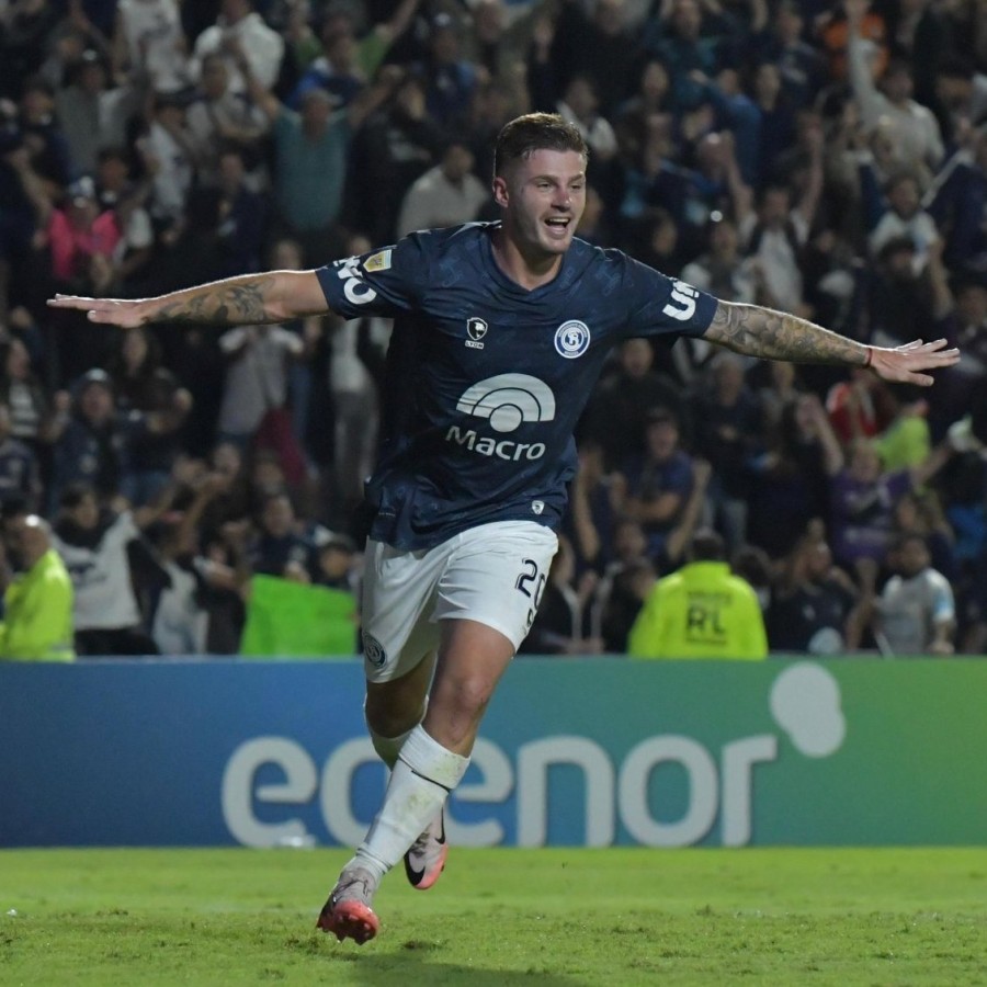 BARBIERI. Metió un doblete.