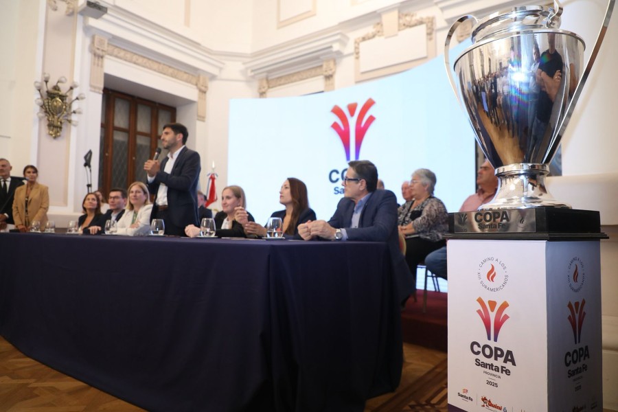 PULLARO. / “Si apostamos al deporte, de manera uniforme en toda la provincia, estamos proyectando valores positivos como solidaridad, esfuerzo y  perseverancia”