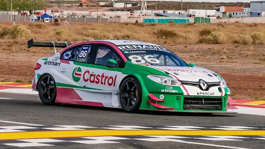 Agust&iacute;n Canapino y el Renault Fluence del Ambrogio Racing en Centenario.