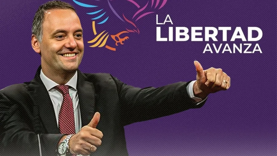 El vocero presidencial Manuel Adorni encabezar&aacute; la lista de La Libertad Avanza.