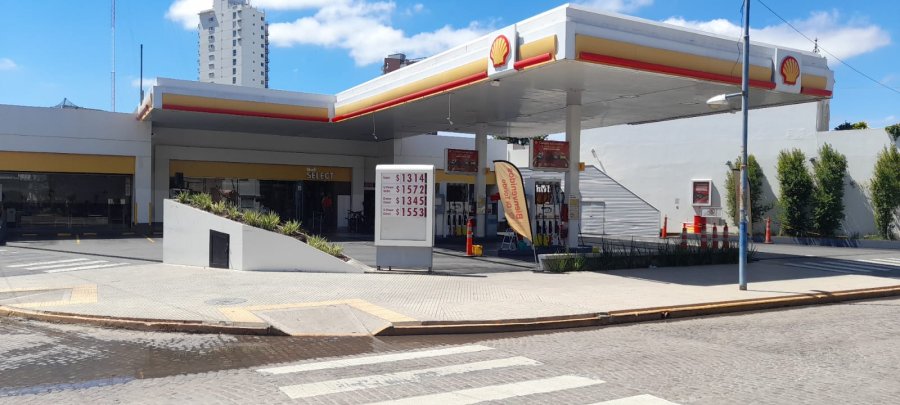 MES NUEVO, NAFTAS MAS CARAS. Abril llega con nuevos aumentos que impactar&aacute;n en los bolsillos de los trabajadores, entre ellos el de los combustibles.