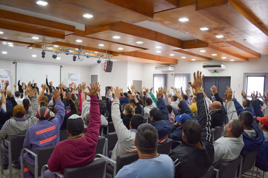 ASAMBLEA. Un centenar de afiliados al SEOM particip&oacute; de la jornada donde se consider&oacute;  la Memoria, el Balance y el Cuadro de Resultados correspondientes al Ejercicio Econ&oacute;mico del 2024.