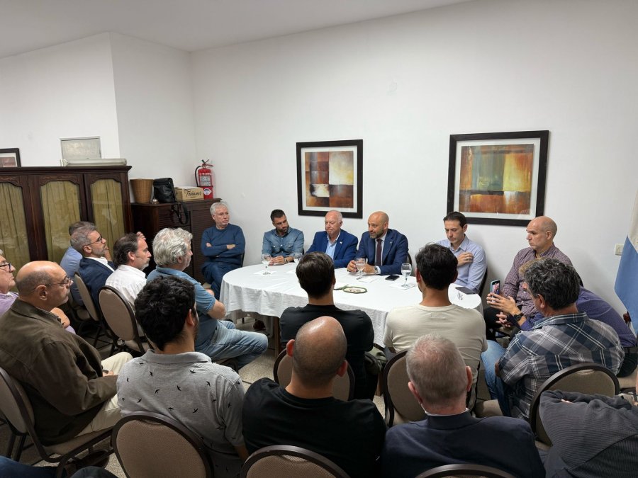 ENCUENTRO CON TRABAJADORES. Cada fabricante podr&aacute; tomar hasta $ 40.000.000 con un per&iacute;odo de gracia de 6 meses y un 1 % de tasa mensual.